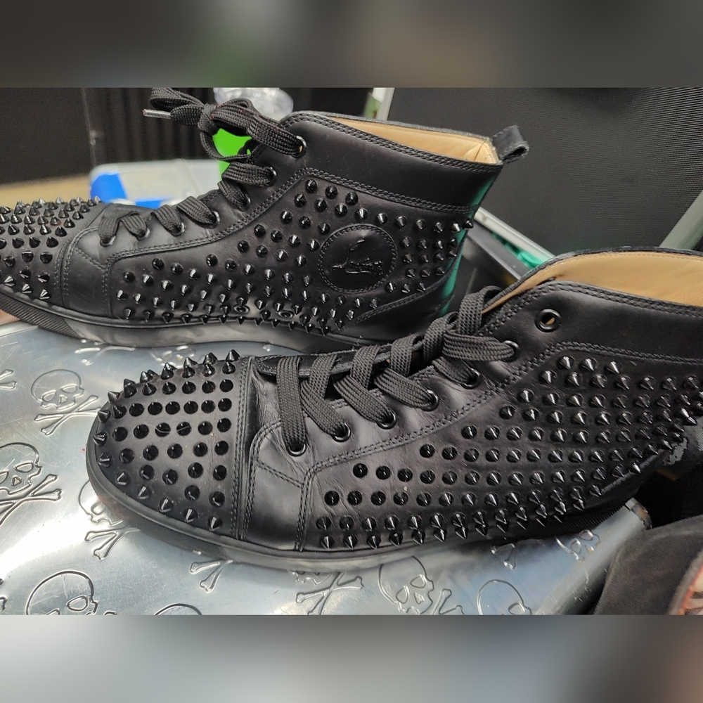 Christian Louboutin Mens Black Louis Spikes Sneakers size 43.5